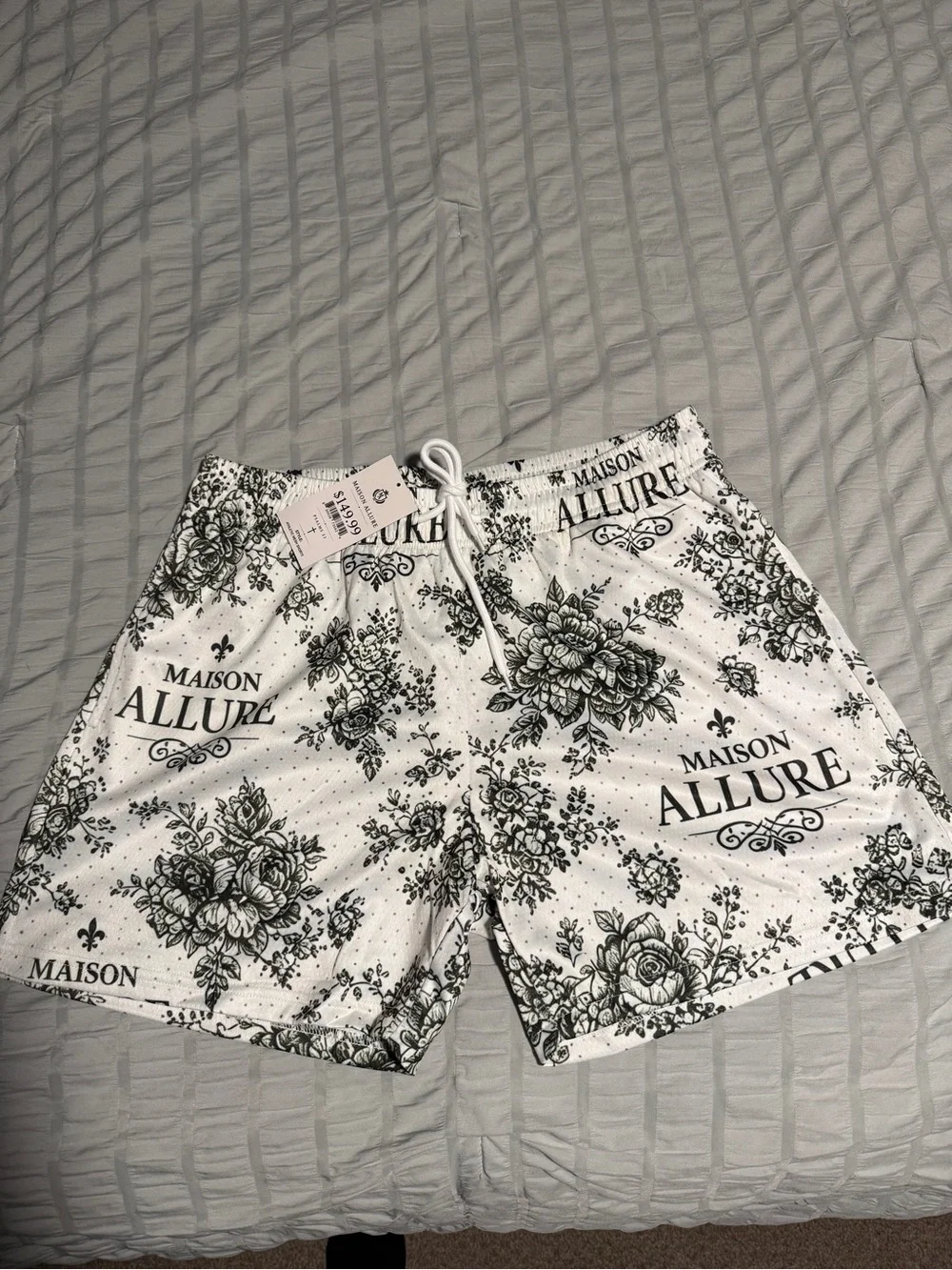 🔥 Brand New Maison Allure Streetwear Shorts 🔥